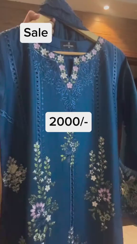 3-Piece Embroidered Lawn Suit with Chiffon Dupatta & Chikankari Details – Maleeha Collection Special Sale